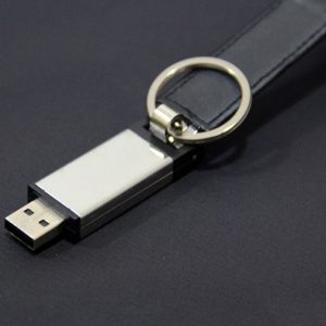 Leather-USB-Flash-Drive-With-Magnet,-Leather-USB-1